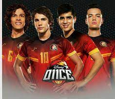 Rafa y rulo salen a la cancha junto a los halcones dorados para demostrar sus habilidades con la pelota. 99 Ideas De O11ce O11ce O11ce Disney Xd Futbol