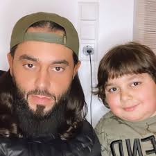 Hi. This part is leaking. How can I fix?