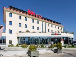 A por la decimotercerael real valladolid ha vencido al atlético, en zorrilla, doce veces en un histórico que arrancó en 1948 y que acumula ya 43 encuentrosleer más. Hotel In Valladolid Ibis Valladolid All