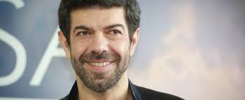 (pierfrancesco favino, la notte prima delle foreste di bernard marie koltès). Pierfrancesco Favino I 50 Anni Di Un Sex Symbol Atipico Ringrazio Per La Fiducia Ma Le Donne Sono Pazze Si Sa La Repubblica