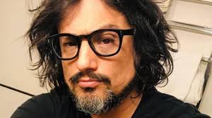 Lo chef alessandro borghese si racconta tra vita privata e lavoro in un'intervista a repubblica e rivela di aver recentemente scoperto di avere un altro figlio oltre alle due nate dall'amore con …. Alessandro Borghese Cambia Look Anticipazioni Cuochi D Italia