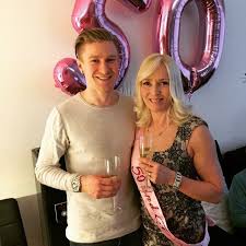 Tande rotet vekk pallplassen etter svakt finalehopp sport / / for abonnenter. Ville Larinto On Instagram Aiti 50v Kuka Uskois Yllatysjuhlat Surprise Party For My Mom Mom 50years Party Skumppaa Yllatysjuhlat Surprise Fun