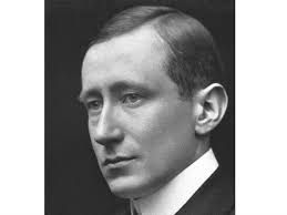 Marconi is vooral bekend door zijn uitvinding van de draadloze telegrafie in 1896. Success Story Guglielmo Marconi And His Radio Invention