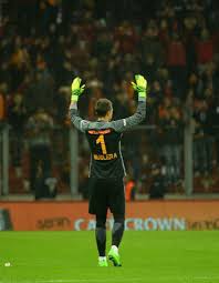 An unyielding clerk responsible for the payment of the salaries and bonus of. Turkische Liga Und Die Fans Waren Galatasaray Germany Facebook