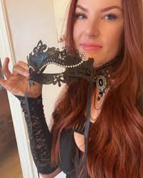 I thought I'd do a “Meet the author” post because I don't think I've ever  done one. Honestly, they're my nightmare, but I have a lot of new followers  because of a