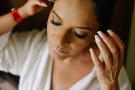 Janeth Reza's Instagram, Twitter & Facebook