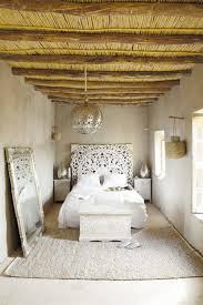 Wit Massief Mangohouten Uitgehouwen Indische Koffer Met Verweerd Effect B79 Masala Deco Tete De Lit Tete De Lit Orientale Tete De Lit Maison Du Monde