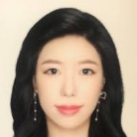 Vivian Moon's Instagram, Twitter & Facebook