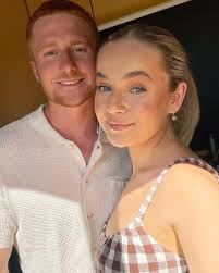 Emily Corr (@emilyrosecorr) • Instagram फोटोहरू र भिडियोहरू