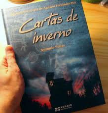 Unhas cartas que, nunha espiral de enigmas, descobren os estraños sucesos que está a vivir adrián na súa nova casa e que levan a xabier a acudir na súa axuda. Semana Das Letras De Caamouco Antonio Seijas Presenta Na Tenencia Cartas De Inverno Caamouconet