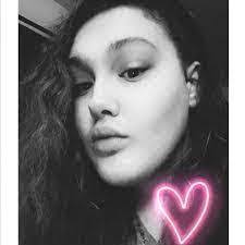 Frieda Hunt's Instagram, Twitter & Facebook