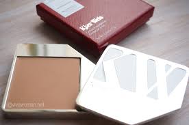 Do you think it passed based on the before and after kjaer weis's velvety cream foundation has been in my arsenal for a few months, and it's one i reach. Kjaer Weis Cream Foundation Just Sheer Review
