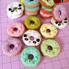 Sao De La Vega On Instagram Latergram The Latest Batch Of Kawaii Animal Donut Plushies For Designercon P S Kawaii Felt Kawaii Crafts Felt Plushie