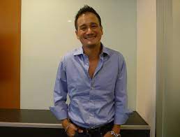 He was appointed as director of cetdem's think tank sudi in aug. Gurmit Singh Aka Phua Chu Kang Quits Mediacorp Career After 20 Years