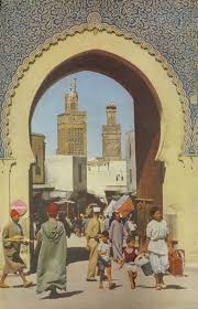 Bab Boujloud Est Une Des Portes De L Ancienne Medina De Fes Et Ouvrant Sur Fes El Jdid 1955 Fez Maroc Photo Maroc Maroc Tourisme