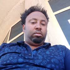 አዳማ ከተማ አካባቢ በሚገኝ ቀበሌ በፍርድ ቤት ትዕዛዝ ተጠርጣሪዎችን ለመያዝ የተሰማሩ ሁለት የዞኑ የፖሊስ አባላት  መገደላቸውን ፖሊስ አስታወቀ። https://bbc.in/2rWYLt5 አ