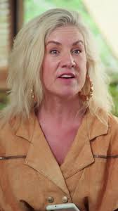 Roses are red, violets are blue, Lucinda’s getting married tonight... But  to who?? #MAFS #MAFSAU #MarriedAU #MarriedAtFirstSight #funny #poetry #love  #fyp