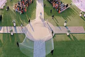 03.11.2021 · priyanka chopra jonas was recently spotted in los angeles with her husband nick jonas. See Priyanka Chopra S 75 Foot Veil As She Walks Down The Aisle To Marry Nick Jonas People Com