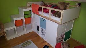 Unser familienbettschläfer äußerte plötzlich den wunsch papa sein vorhandenes bett hat er noch nie wirklich gemocht und sein zimmer diente bisher lediglich als spielzimmer. Diy Kinder Hochbett Im Eigenbau Connys Weblog Blog Einer Zwillingsmama