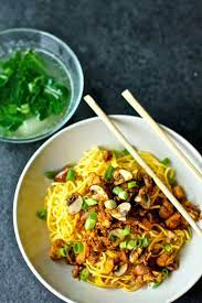 Olivia Cooks In Holland Cooking Indonesian Food In Holland Mie Ayam Jamur Mushroom Chicken Noodle Mushroom Chicken Chicken Lunch Recipes Food