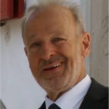 Ich habe einen neuen Job und arbeite jetzt als Director