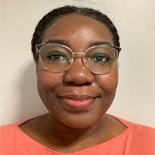 Robyn Rossi's Instagram, Twitter & Facebook