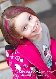 Dem 3 Joer alen Olivia seng éischt Frisur