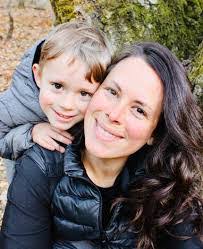 Tracy Randolph's Instagram, Twitter & Facebook