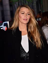 To maintain lively's signature gossip girl blonde, o'connor lifts her base color one shade from her natural hue and does a gloss treatment every five to six weeks, paints in highlights every three. Blake Lively Hair Color Trend Popsugar Beauty