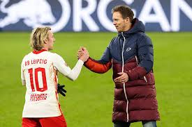 Я был рад играть вместе с ним, но поскольку его нет, ответственность на себя должны брать другие. Emil Forsberg Syurpriz Sezona V Lejpcige On Konfliktoval S Nagelsmannom I Ne Igral No Uhod Vernera Dal Emu Shans Rasen Und Ball Blogi Sports Ru