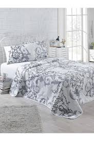 En ucuz beyaz yatak örtüsü modellerinden eponj home markalı beyaz renkli eponj home standart çift kişilik yatak örtüsü seti,morhipo mağazasında 39.1 tl i̇ndirimde. Kapitone Yatak Ortusu Seti Cift Kisilik B W Mare Beyaz Komsu Magazalari Giyim Ve Kozmetige Dair Her Sey