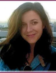 Julia Bean's Instagram, Twitter & Facebook