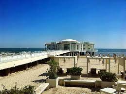 Stai cercando una spiaggia a senigallia per le tue vacanze al mare? Senigallia Mare Blu E Spiaggia Di Velluto