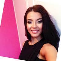 Danielle Dewsnip's Instagram, Twitter & Facebook