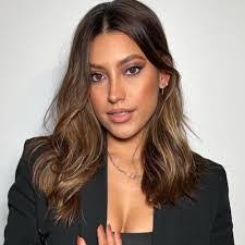 Red Carter's Instagram, Twitter & Facebook