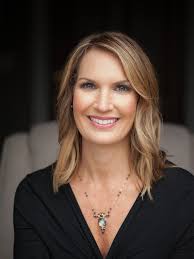 Jen Dunn's Instagram, Twitter & Facebook