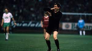 Facebook gives people the power to share and makes the. 8 11 1975 Schiedsrichter Wolf Dieter Ahlenfelder Pfiff Ein Spiel Besoffen Zu Fruh Ab Watson