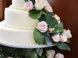 Make Your Own Wedding Cake How To Make Wedding Cake Homemade Wedding Cake Extravagant Wedding Cakes