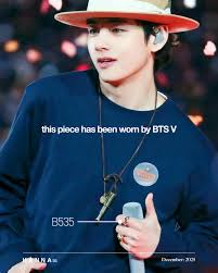 I shoulda bought 20 rings, big regrets! They're all 925 silver too and such  great quality @hanna543.official #btsarmys #seoulshopping #hannamdong