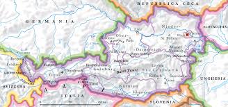 Sono gli studenti che vanno e vengono da innsbruck. Austria Nell Enciclopedia Treccani
