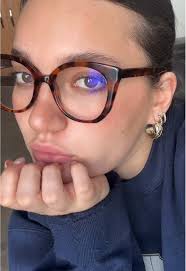 Jimmy Fairly Frames Vicky