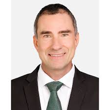 Simon P Beck, High Net Worth