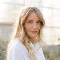 Rachel Crain's Instagram, Twitter & Facebook