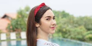 Sah, rizky billar tunangan dengan lesti kejora. 6 Potret Syahra Larez Mantan Kekasih Rizky Billar Yang Memesona Merdeka Com