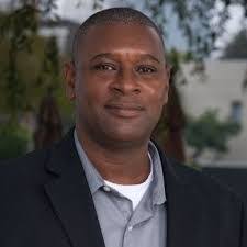 Robin Blau's Instagram, Twitter & Facebook