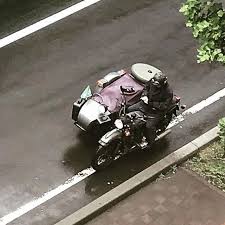 街角で見たノスタルジックなミリタリーバイク バイク ミリタリー ノスタルジック vehicles sci fi motorcycle