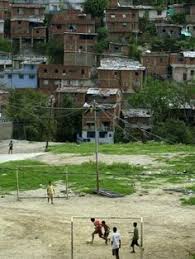 Los niños felices activos que juegan al fútbol al aire libre aislaron el ejemplo plano del vector. 11 Ideas De Fundacion Mi Parque Parques Fundaciones Areas Verdes