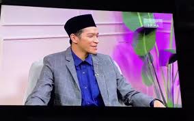 Lelaki isteri satu adalah low class. Lelaki Beristeri Satu Adalah Low Class Netizen Bengang Dengan Kenyataan Da I Farhan