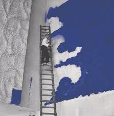 Bien Plus Que Le Peintre D Une Couleur Mondialement Connue Yves Klein Transforma La Peinture En Performance Accom En 2020 Centre Pompidou Metz Pompidou Metz Yves Klein