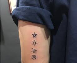 Senin, 15 juni 2020 15:40. Tato Simpel Keren Di Tangan
